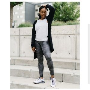 Zyia Gray Armor Light n Tight Legging 28” size 4